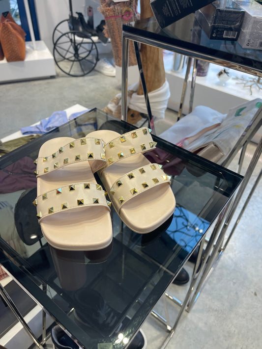 Summer slippers