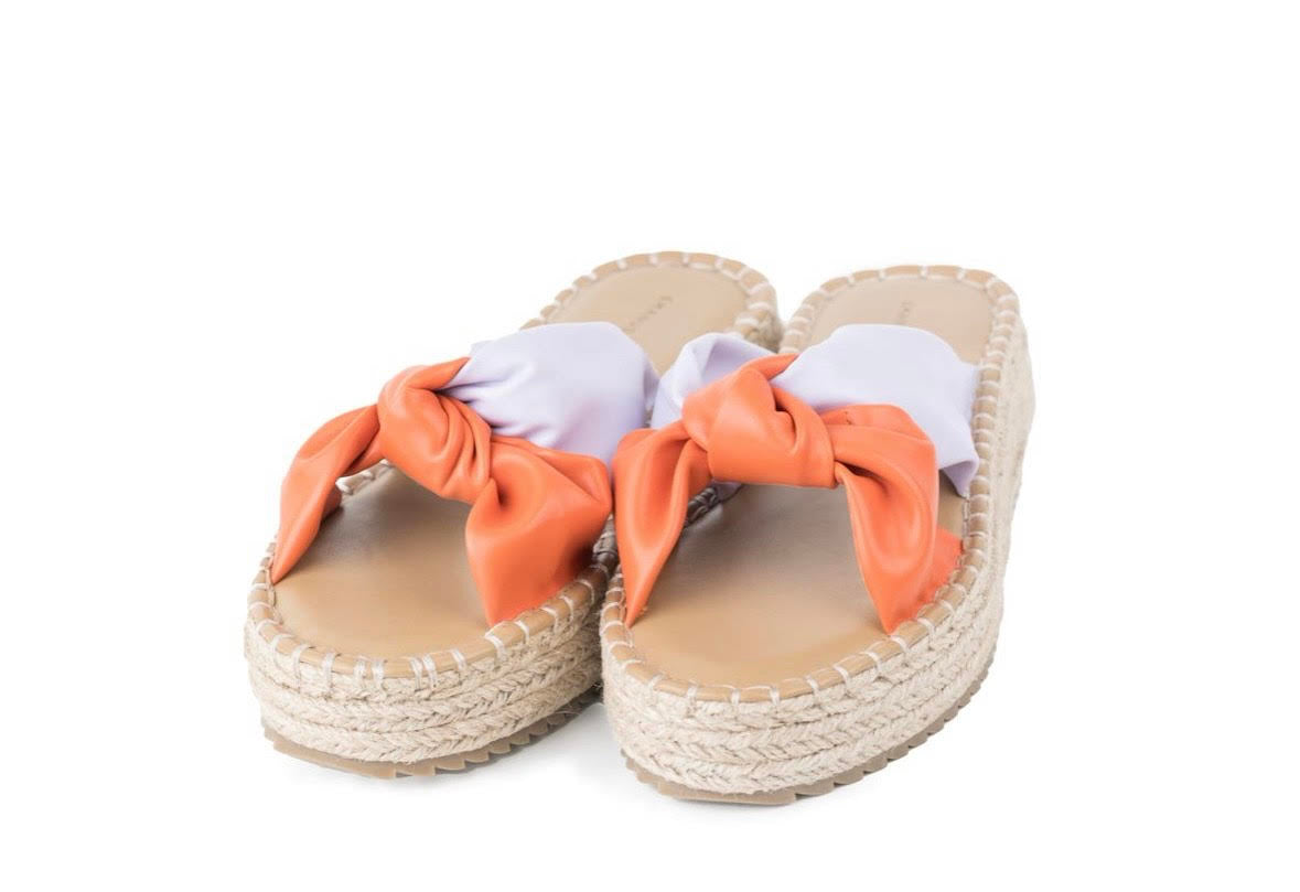 FLIP FLOPS